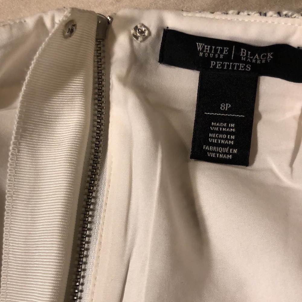 White House Black Market Grey & White Pencil Skirt - Size 8P - Picture 9 of 10